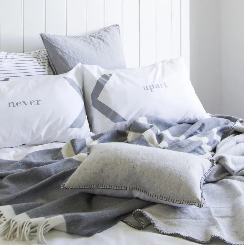 HUDSON 100% WOOL THROW BLANKET GREY