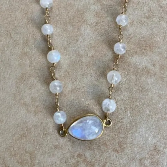 Moonstone Choker - Lana