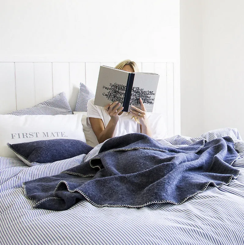 PORTSEA ROUND THROW BLANKET NAVY